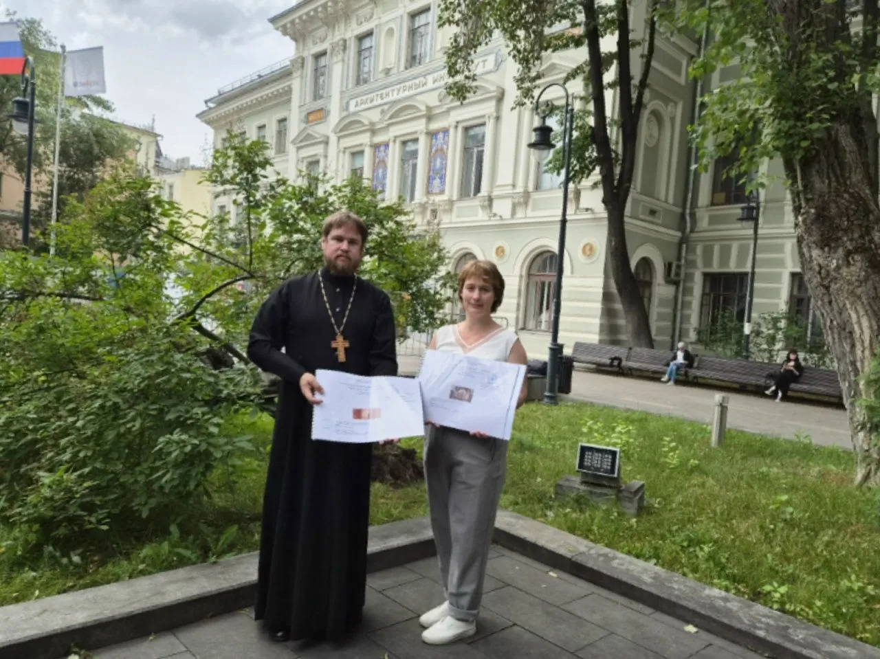 Сегодня настоятель Никольского храма священник Максим Насонов встретился с преподавателем Московског