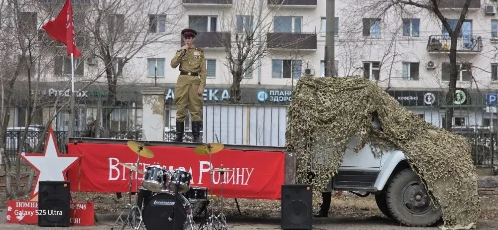 🕊️Ученики нашей школы вместе с педагогами посетили концерт 🎼«Фронтовой бригадный грузовик»от студент