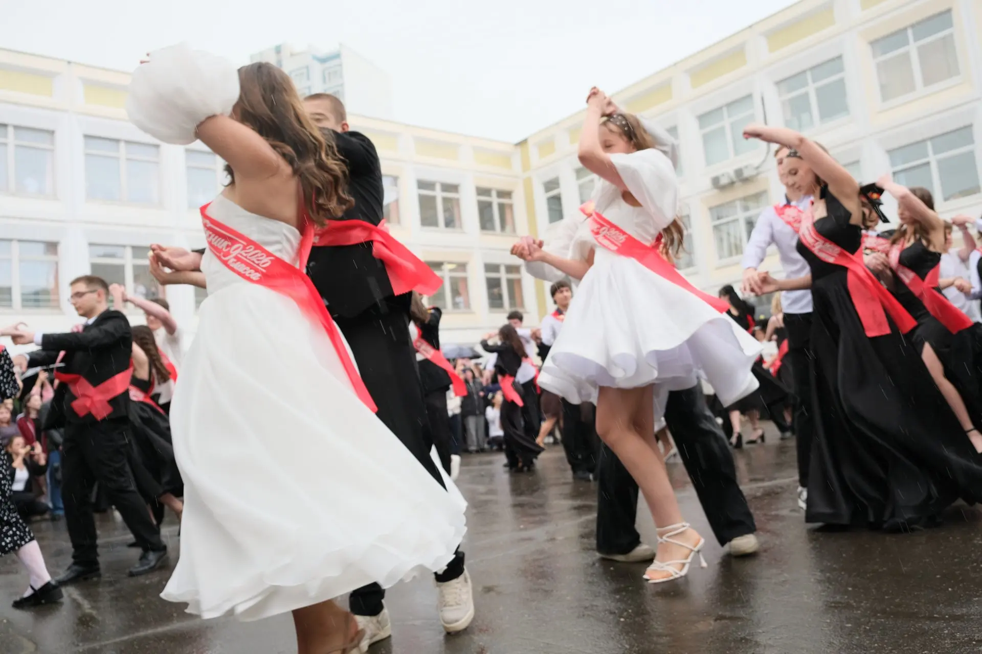 🎓 Последний звонок для 9-х классов: в добрый путь!  Дорогие наши девятиклассники! Сегодня для вас пр