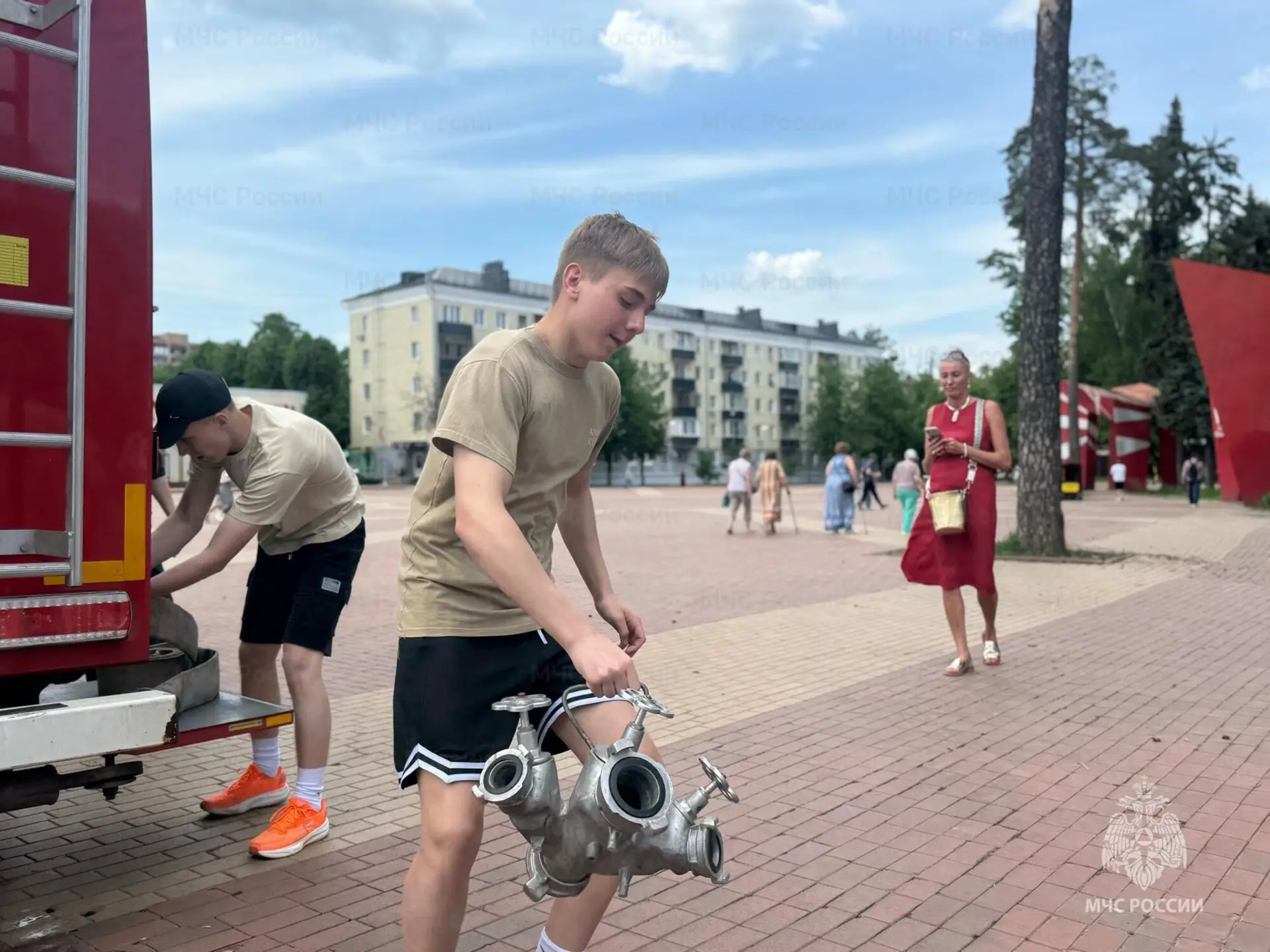 🚒В Балашихе прошли соревнования дружин юных пожарных  Сотрудники 1 пожарно-спасательного отряда и ин