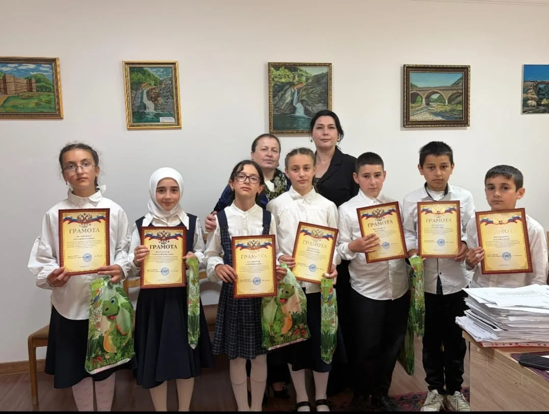 🗓️ 15 - июня, в Дагестанском институте развития образования прошло торжественное награ...
