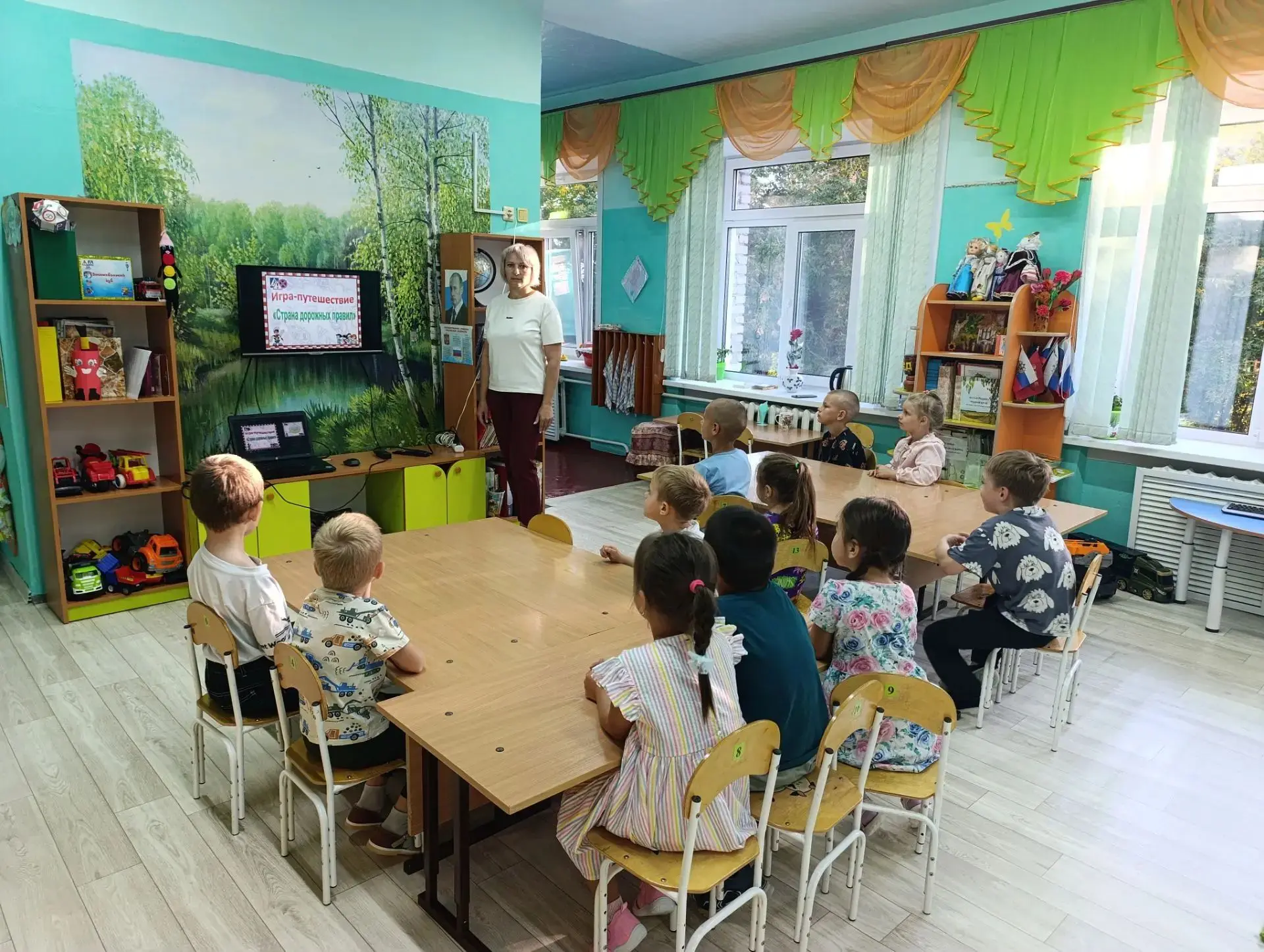 🚦В рамках "месячника дорожной безопасности" воспитанники группы "Непоседы" отправились...