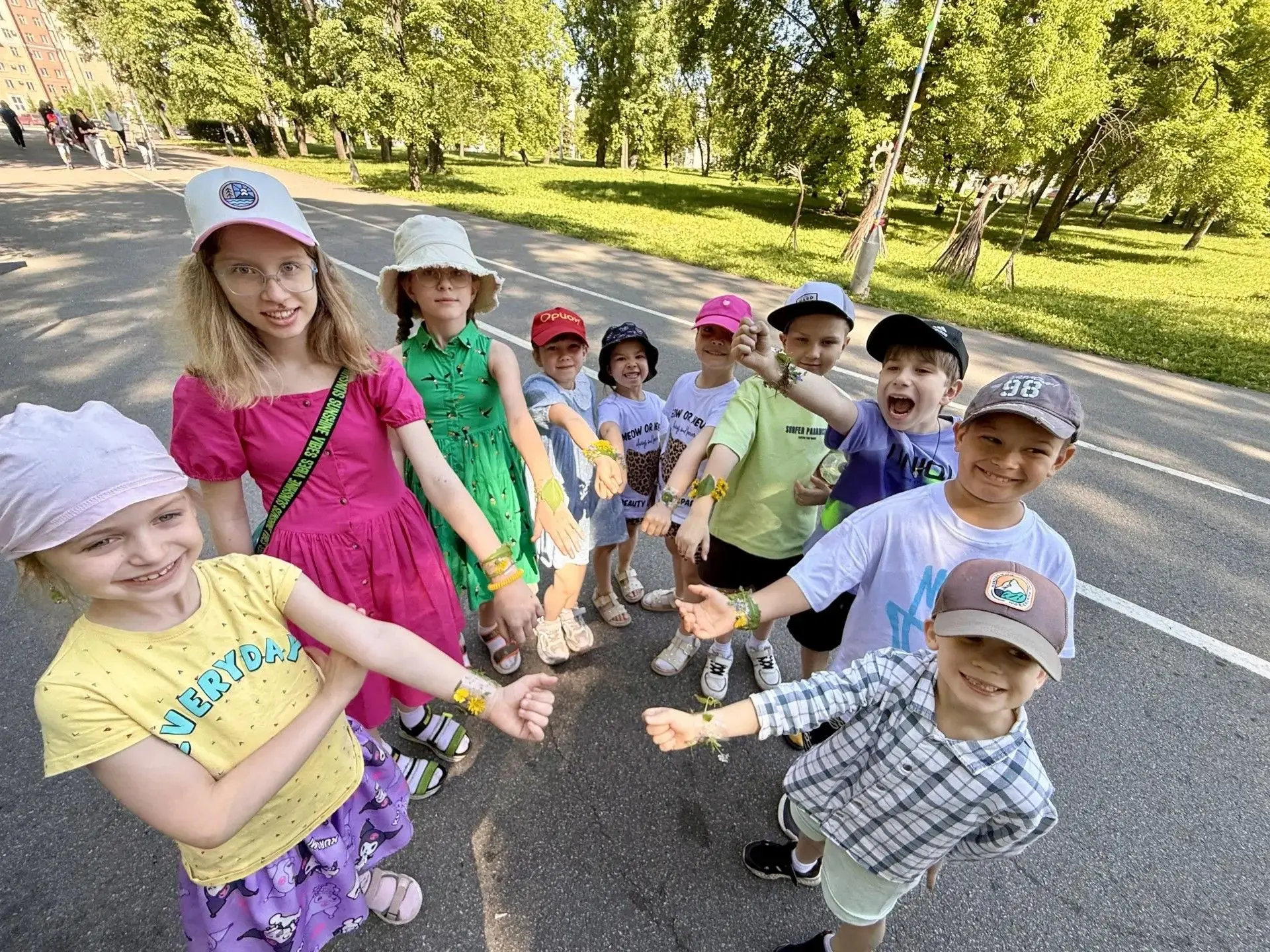 Как вам такой летний браслет у наших ребят?! ❤️