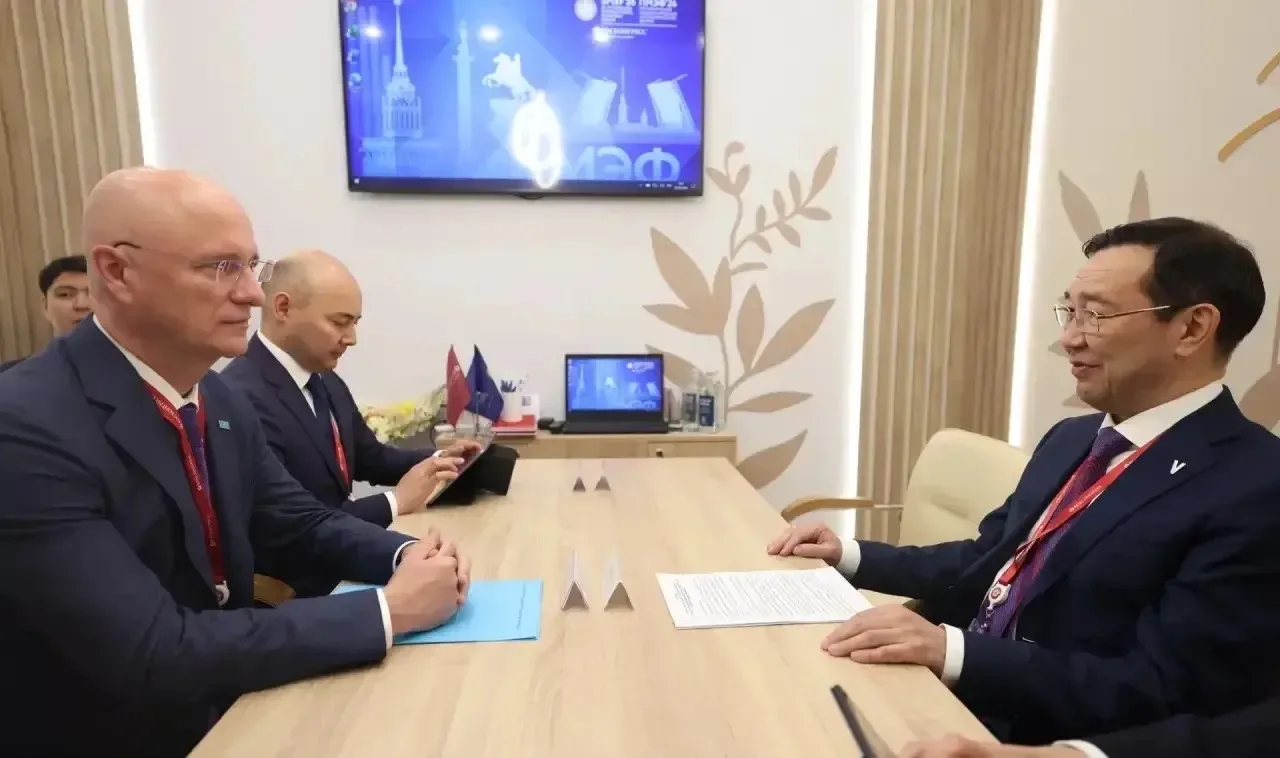 Провел встречу с Руководителем Администрации Президента Республики Казахстан Романом Ва...