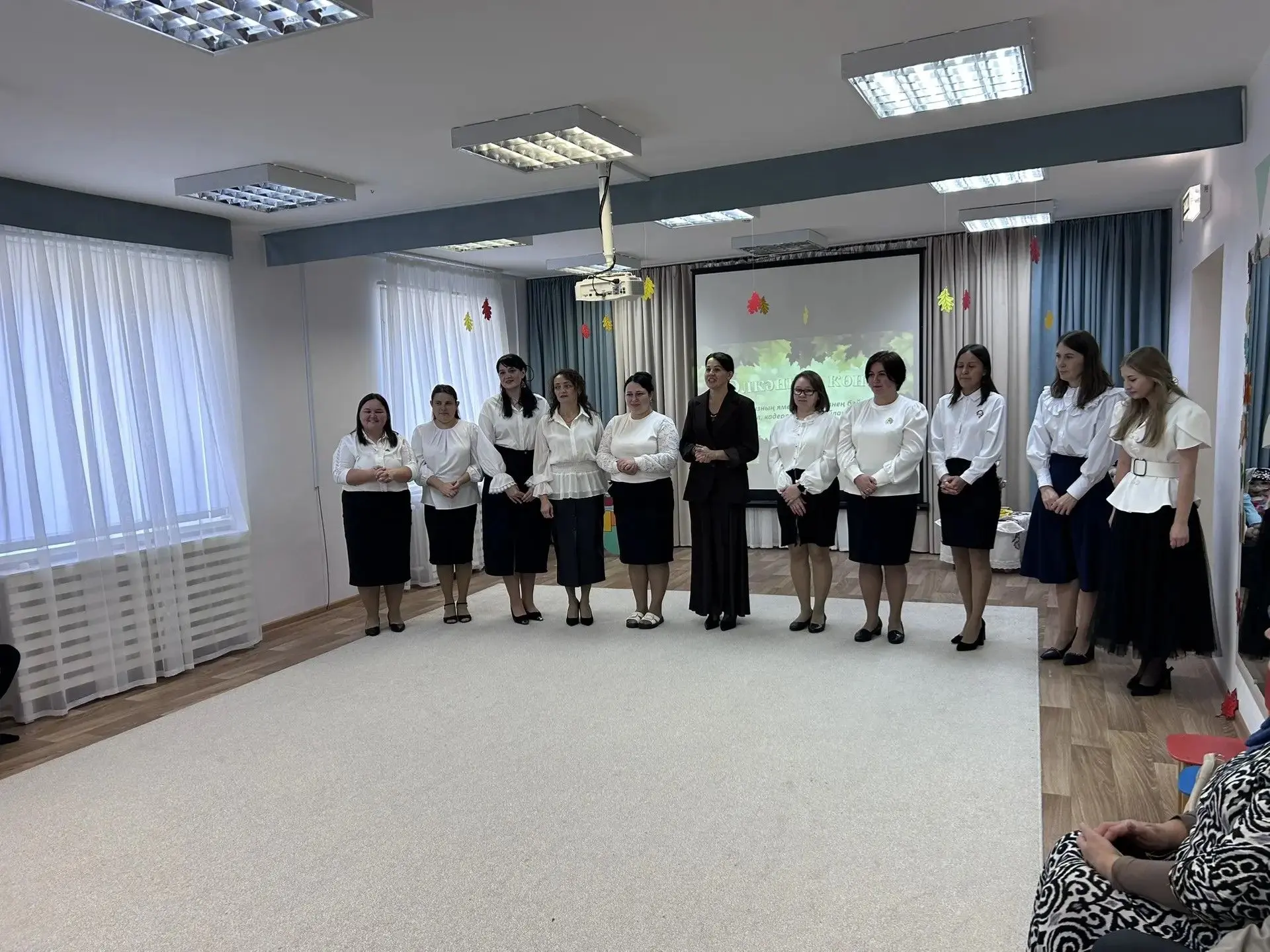 Күңелегез мәңге яшь булсын