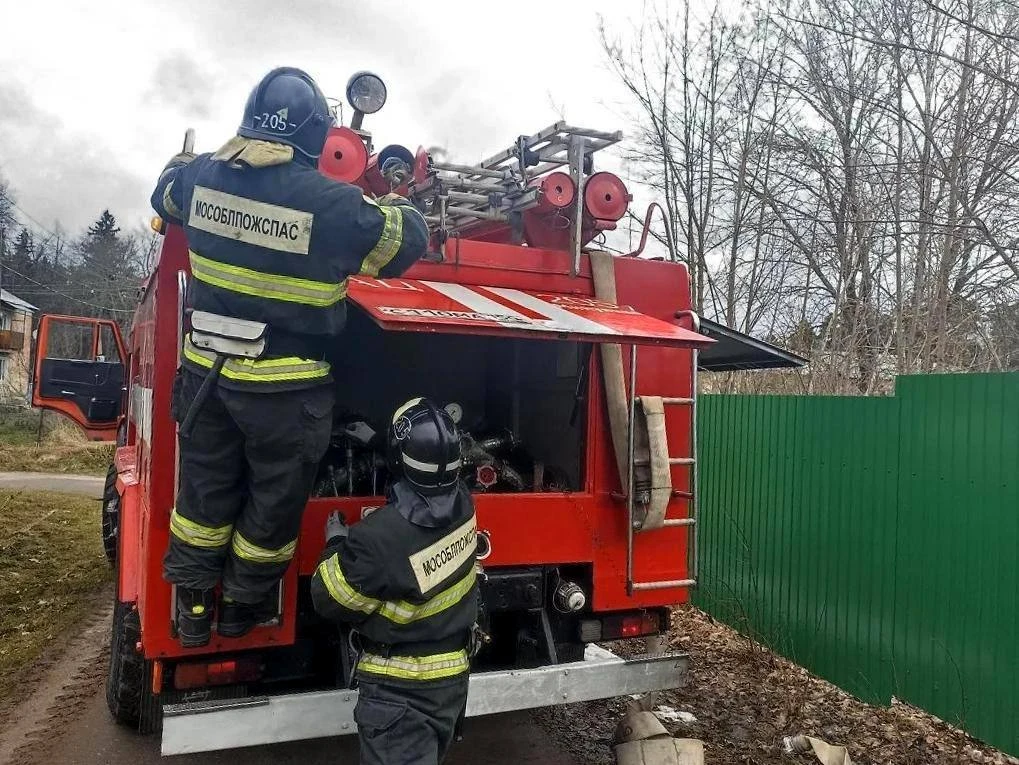 🚒 Огнеборцы ликвидировали условный пожар в психиатрической больнице ⬇️  📍 В округе Лотошино работник