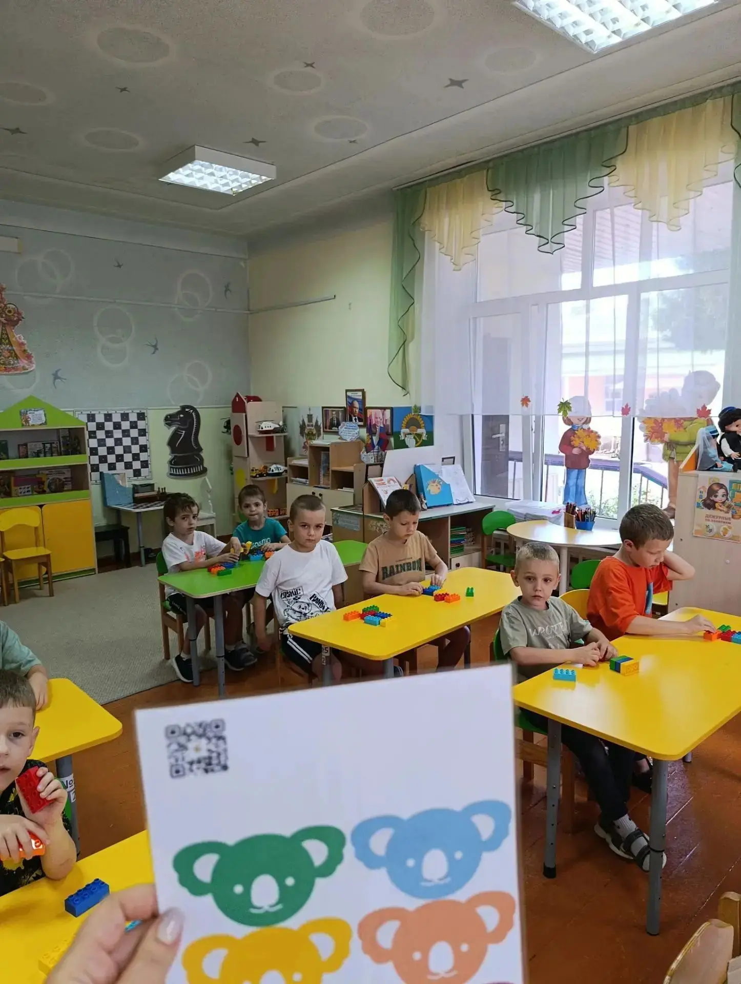 В детском саду №1 прошло первое занятие кружка по робототехнике, который ведёт педагог ...