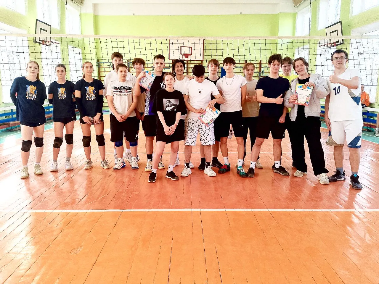 🔊8 спортивная:  о, этот  В🏐ЛеЙбОл!!!  Сегодня в спортивном зале нашей школы состоялся  ТУРНИР ПО ВОЛ