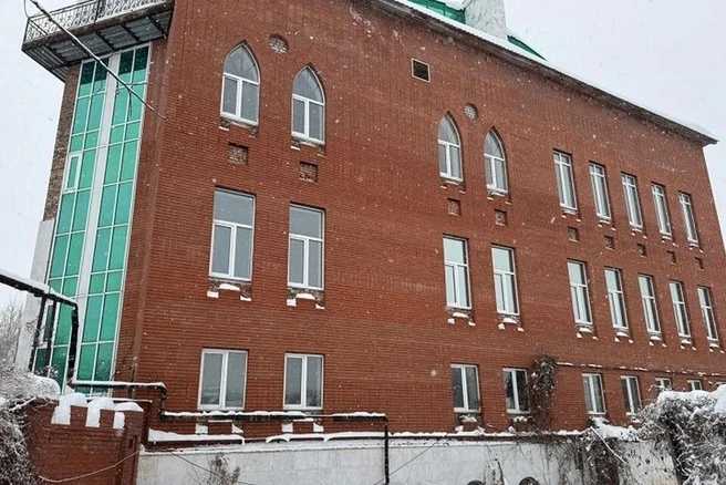 - В Самаре снова не смогли продать рыцарское гнездо олигарха Звягина  Фото: Усадьба экс-депутата Звя