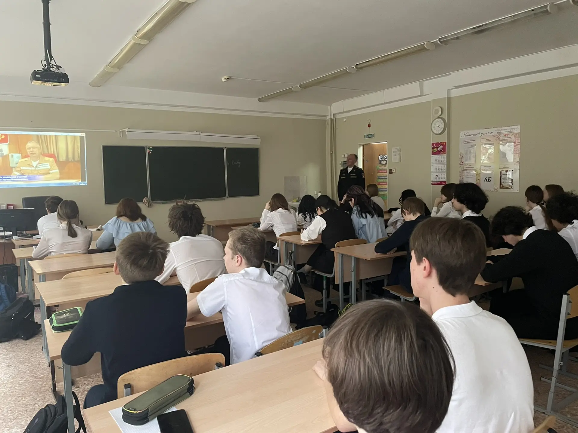 🛳️Встреча старшеклассников с представителями Тихоокеанского высшего военно-морского училища имени С.