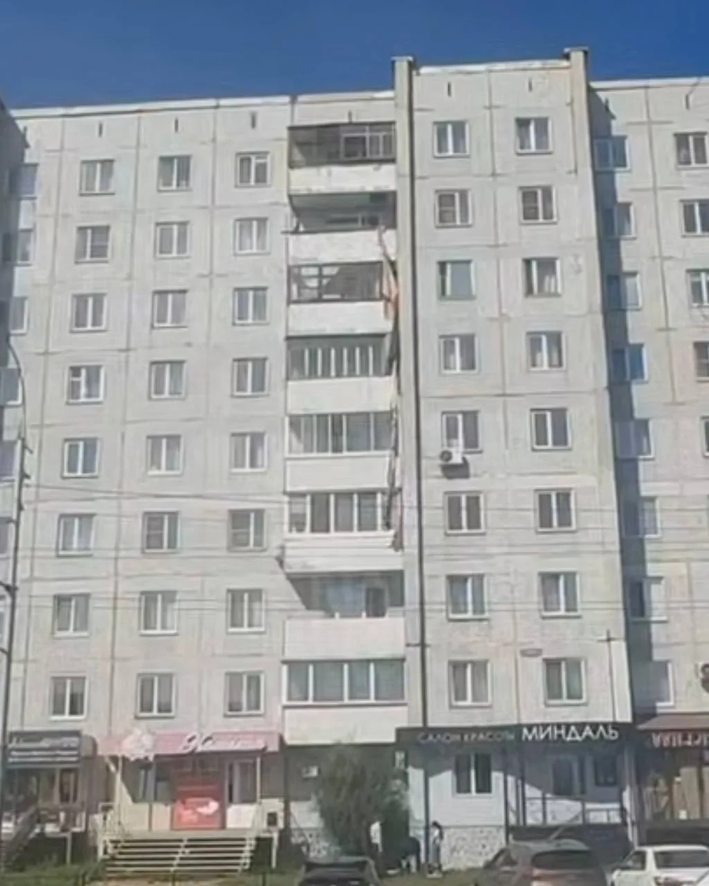 ⚡️ Девушка спускалась по простыням с 8 этажа и погибла