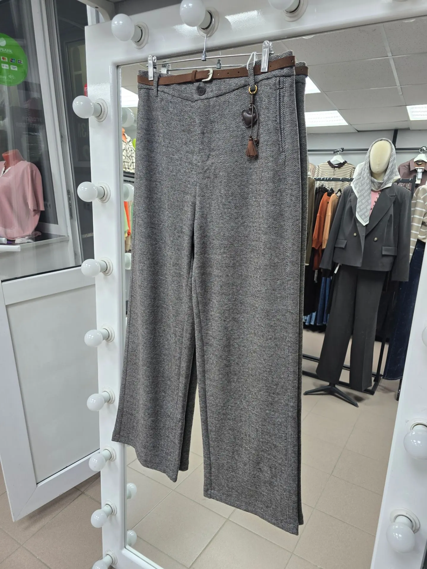 Кашемировые брюки в красивую елочку,размеры 32,33,34(продан)