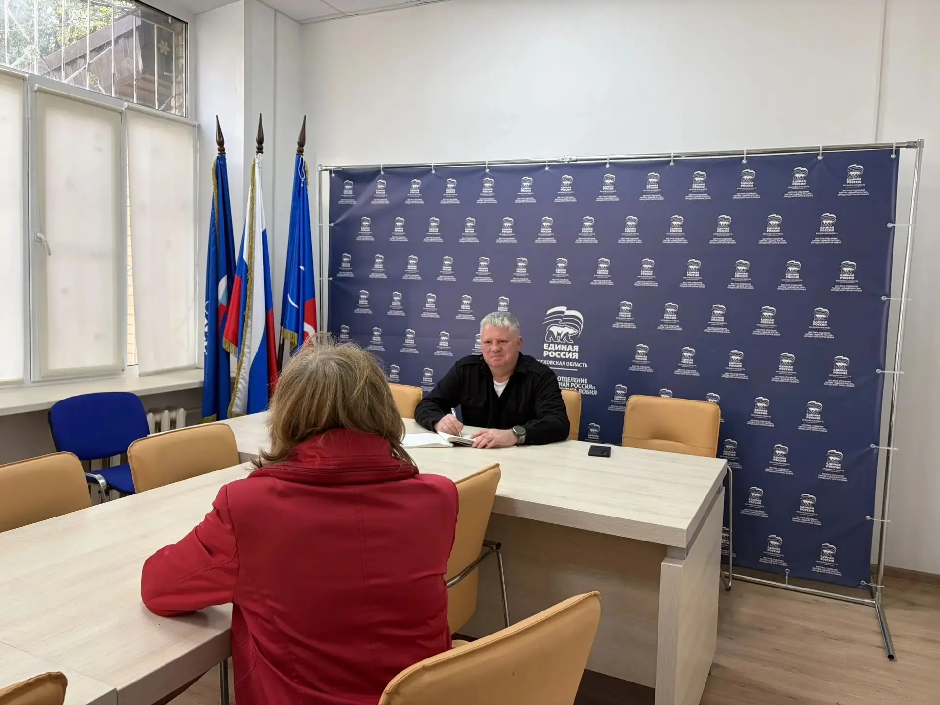 🇷🇺  Депутат Совета депутатов городского округа Лобня, член партии «Единая Россия» Мих...