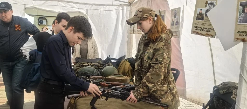 🇷🇺 7 мая— день, когда история ожила!  Наши ученики из школы № 31 вместе с советником директора по во