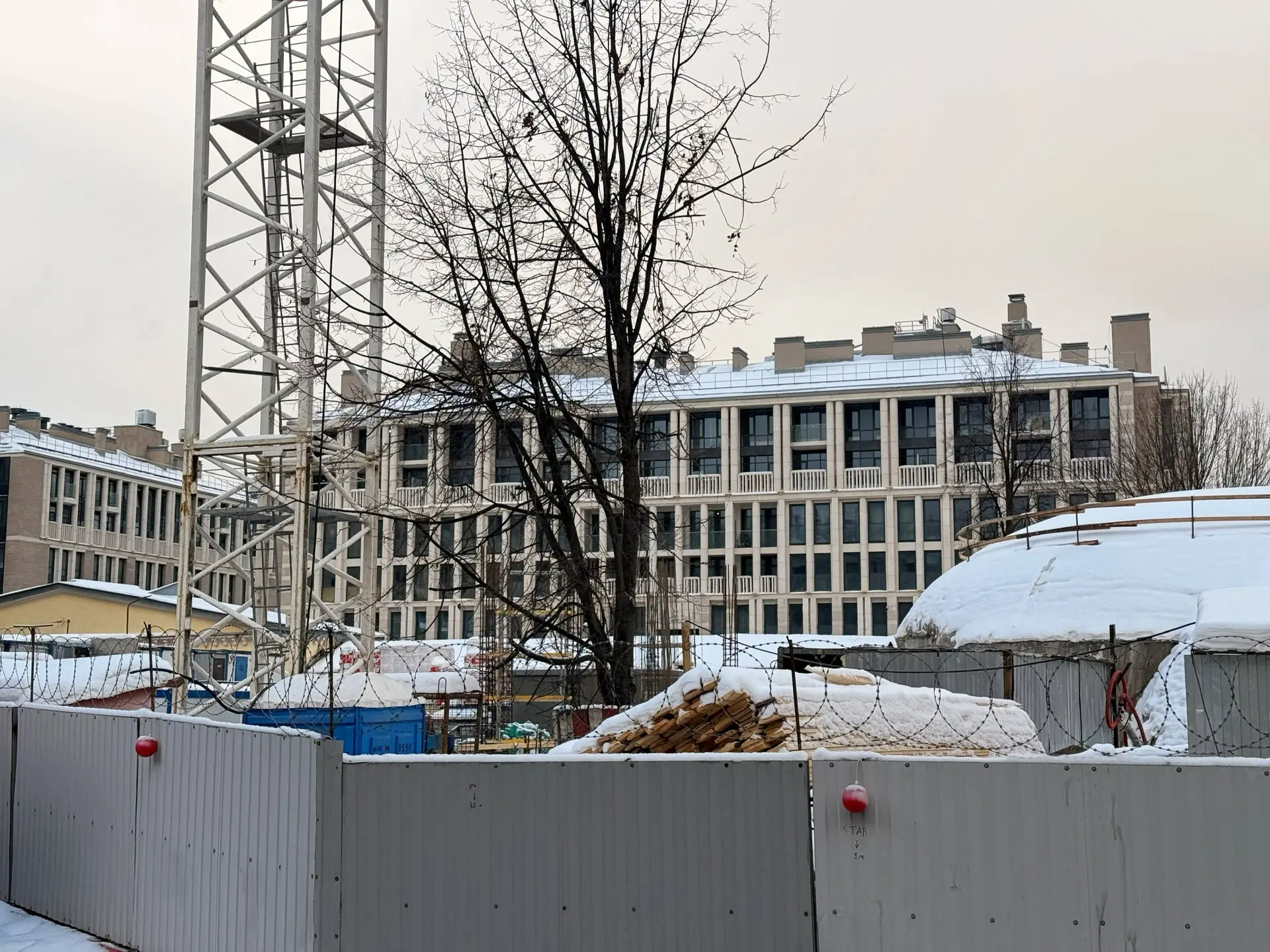 👷🏻‍♂️ На станции «Фрунзенская» Московско-Петроградской линии метрополитена Петербурга продолжаются р