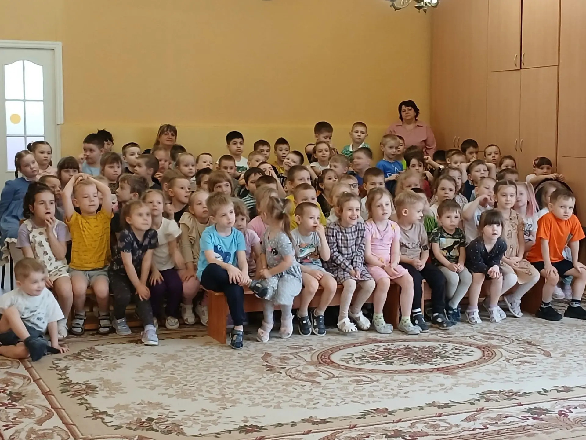 «ПРЕДСТАВЛЯЮТ МАЛЫШ И КАРЛСОН»😊 

В рамках  единого дня безопасности, с целью реализации мероприяти