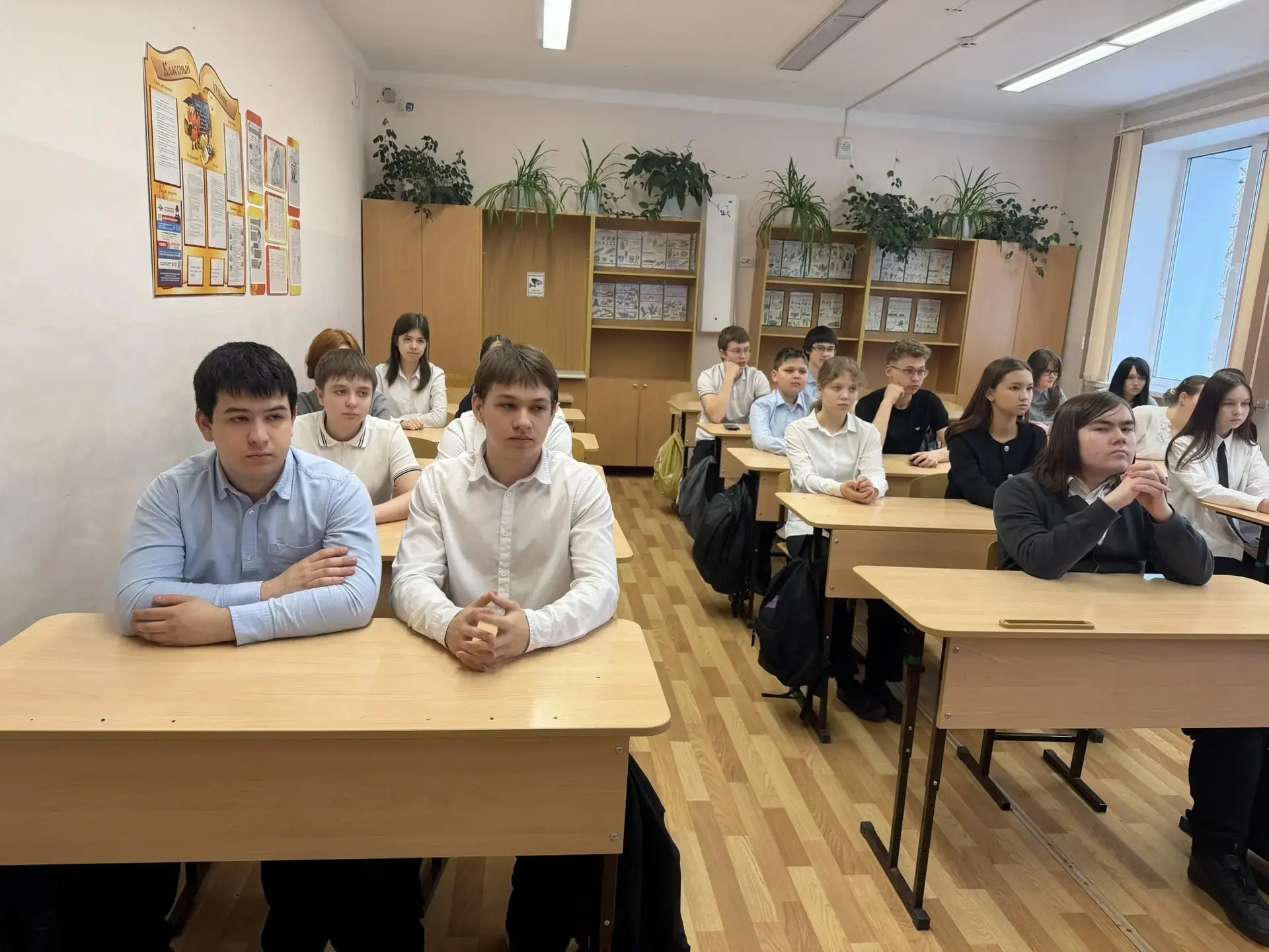 🕯️В 2026 году, в год 81-й годовщины Великой Победы, в школе №6 проходят всероссийские акции «Знамя П