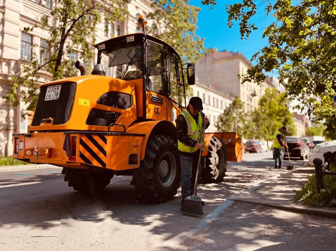 🚜 Город возвращается к рабочему ритму.