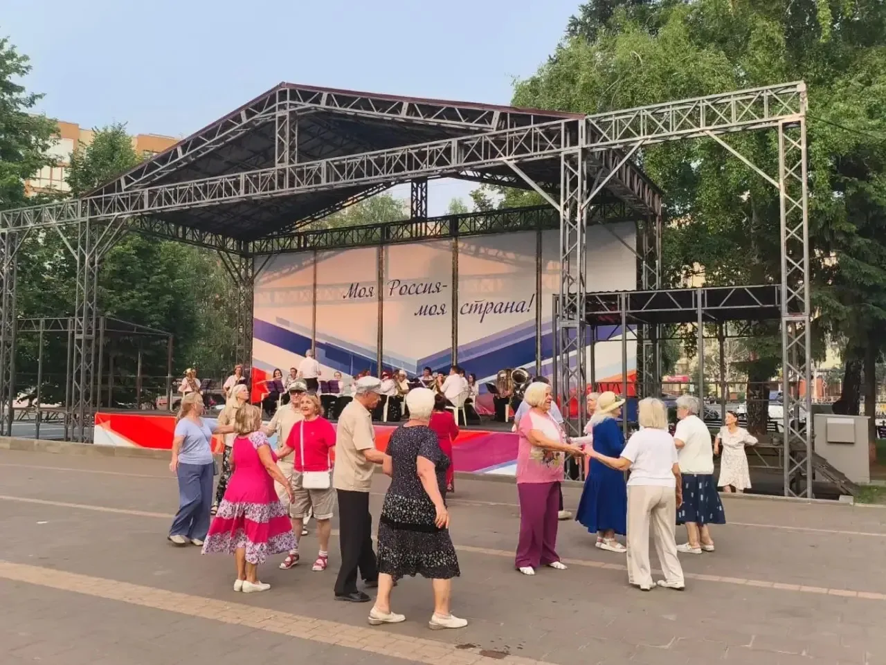 В Кемерове заработали летние музыкальные площадки