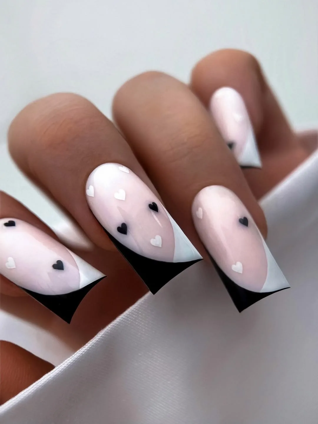 Классное сочетание цветов 🖤🤍🌸