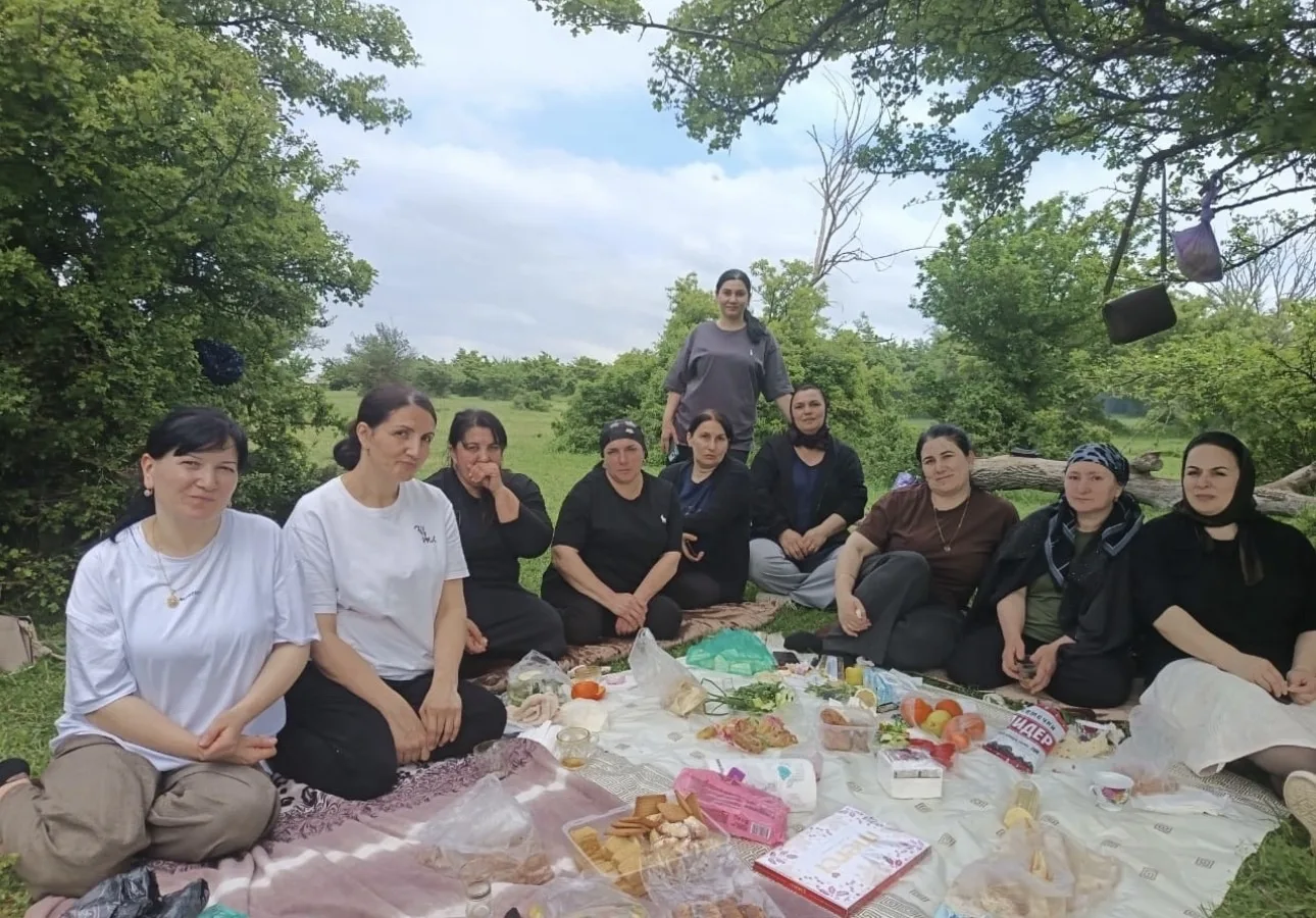 Учителя Курушской СОШ №2 на спартакиаде и пикнике в Эндирее✨  📌Коллектив учителей МКОУ «Курушская СО