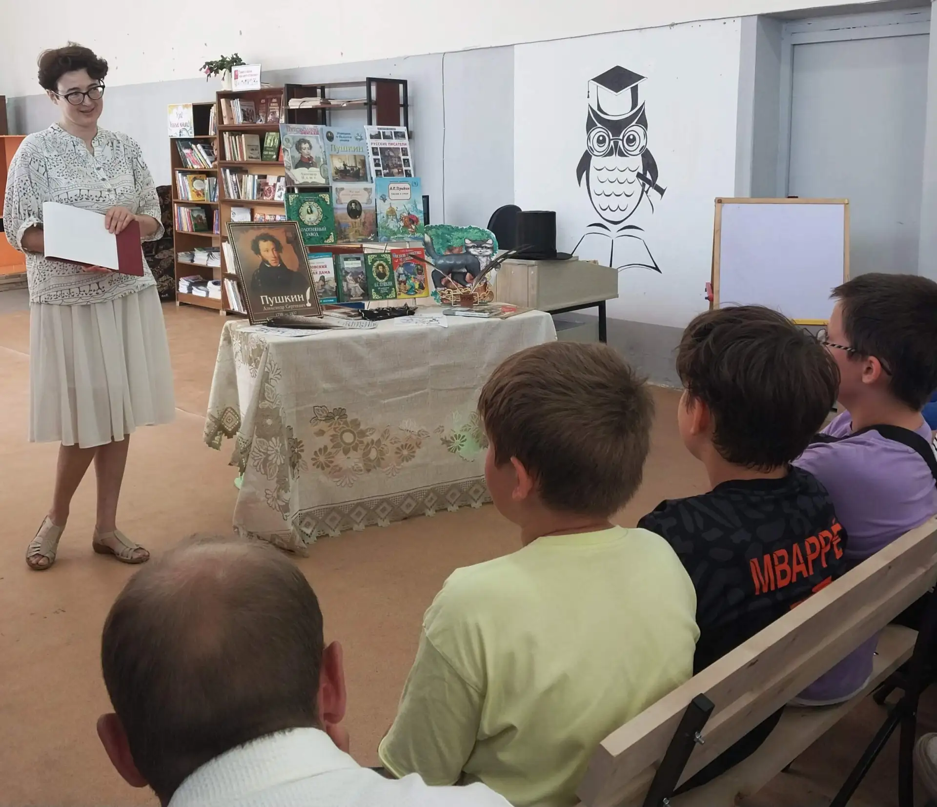 В Детчинской библиотеке прошло мероприятие, приуроченное к Пушкинскому дню России. Для юных читателе