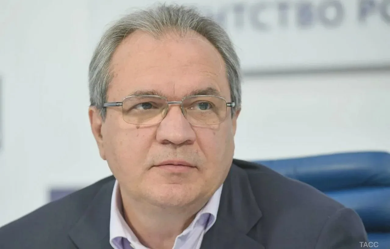 Фадеев предложил сократить школьную программу по точным наукам на 30%