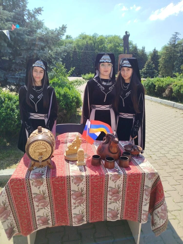🇦🇲✨ Армянская культура под открытым небом ко Дню России!