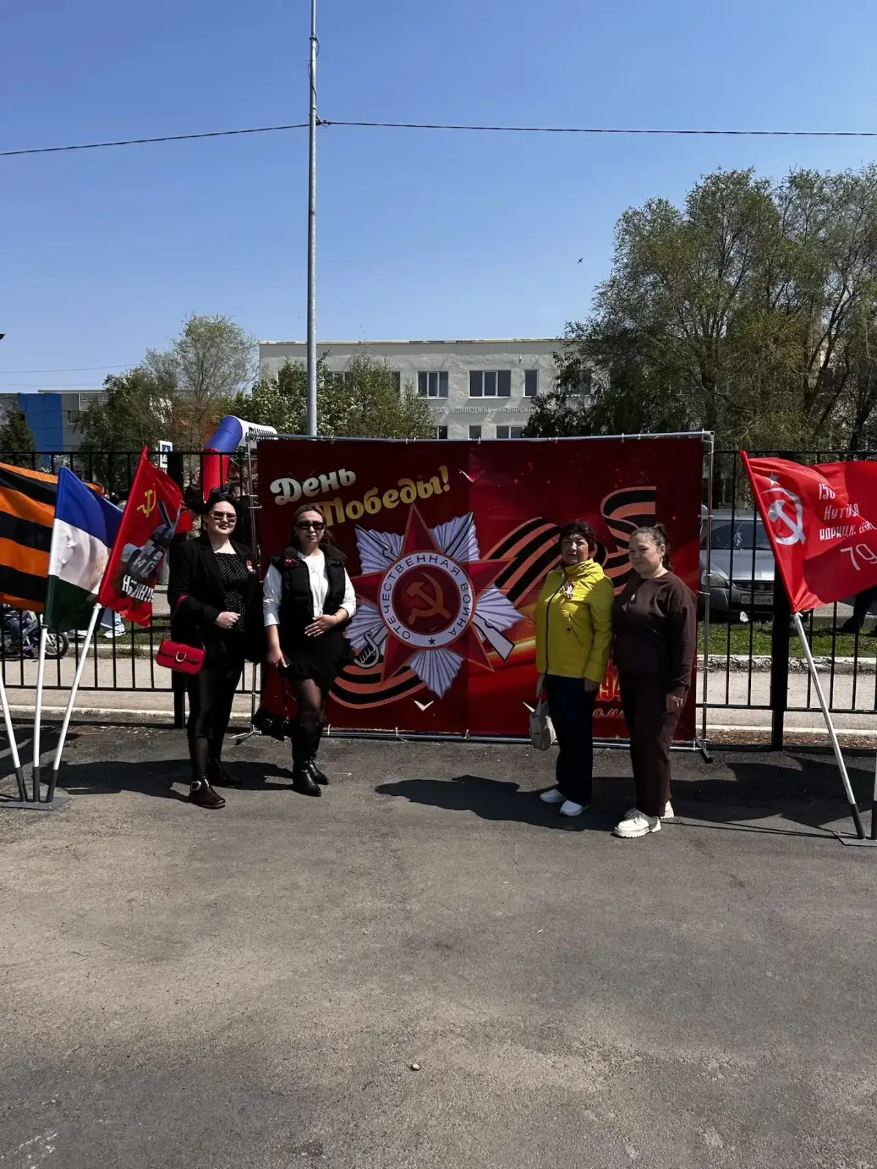 Для МПК «НУР» стало доброй традицией организовать праздничную фотозону на 9 Мая. Это ме...