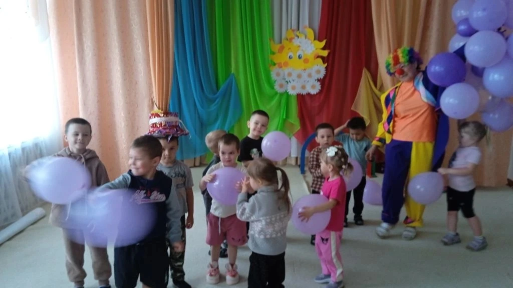 В самый первый день июня,