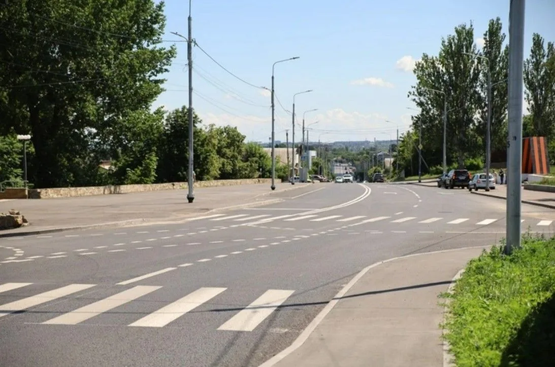 По народной программе отремонтировали дорогу по улице Фрунзе в Луганске
 
🛠 В Луганске при поддержк