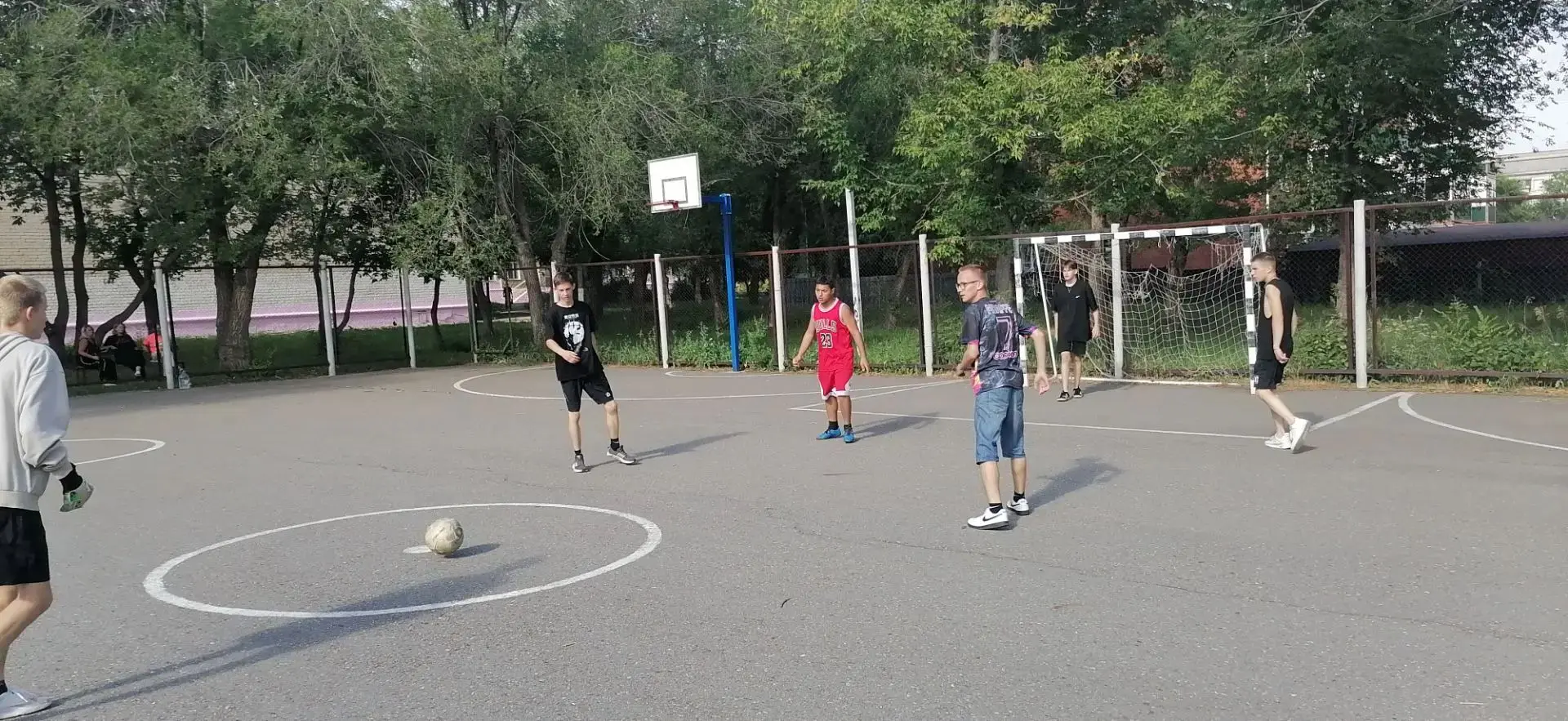 Вчера на спортивной площадке состоялся турнир по мини-футболу среди наших воспитанников. В соревнова