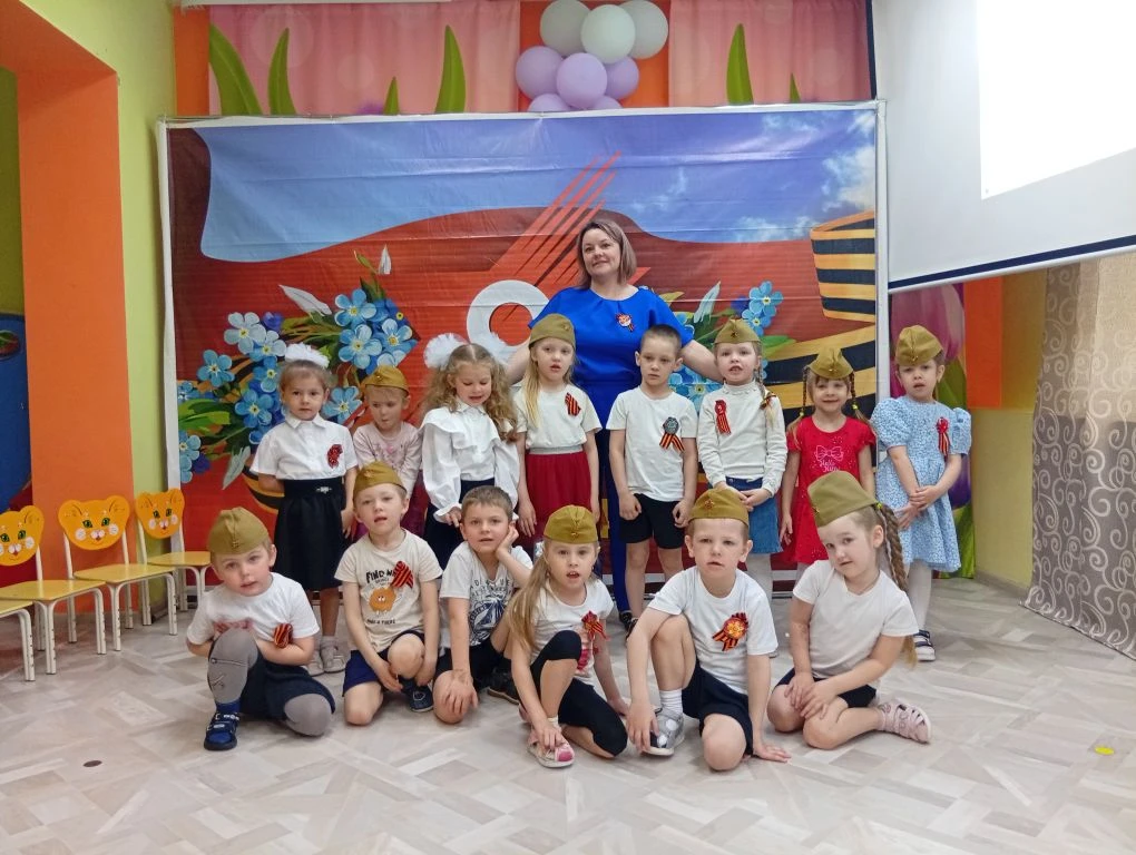 В нашем детском саду в рамках тематической недели, посвящённой Дню Победы, с воспитанниками были про