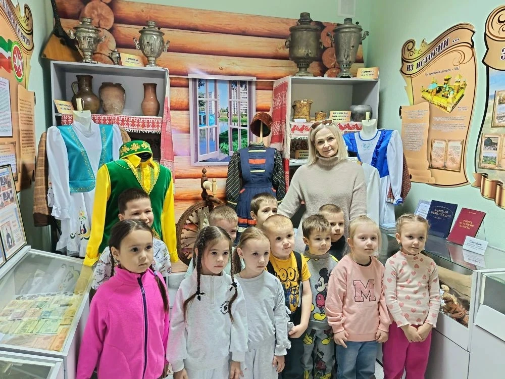 Детский сад в школьном музее.  1 апреля школьный историко-краеведческий музей встречал гостей из дет