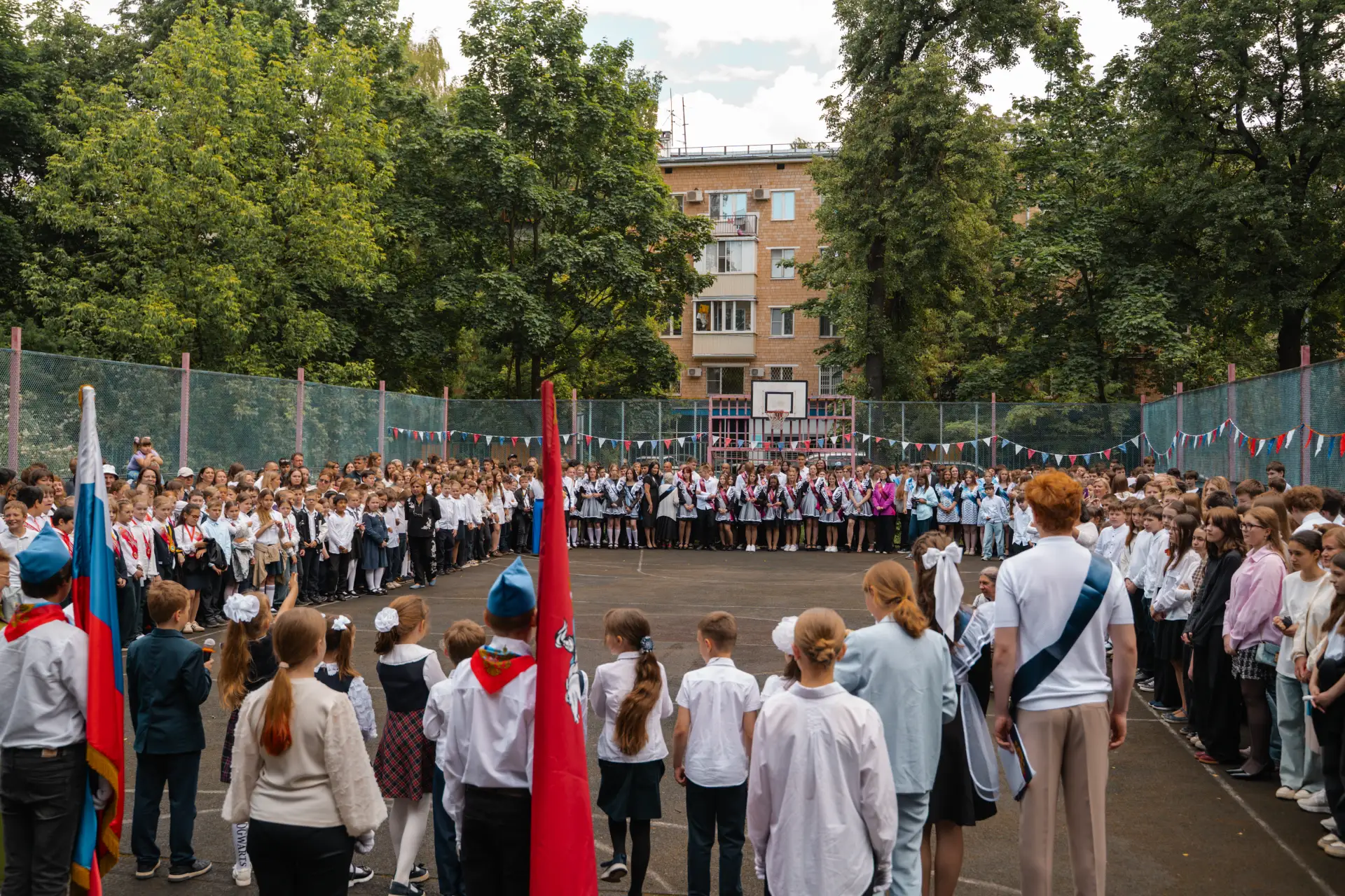 🎉📚 Последний звонок: прощай, школа! Здравствуй, будущее! 🎓✨  🌸🎤Вот и настал конец учебного года, дор