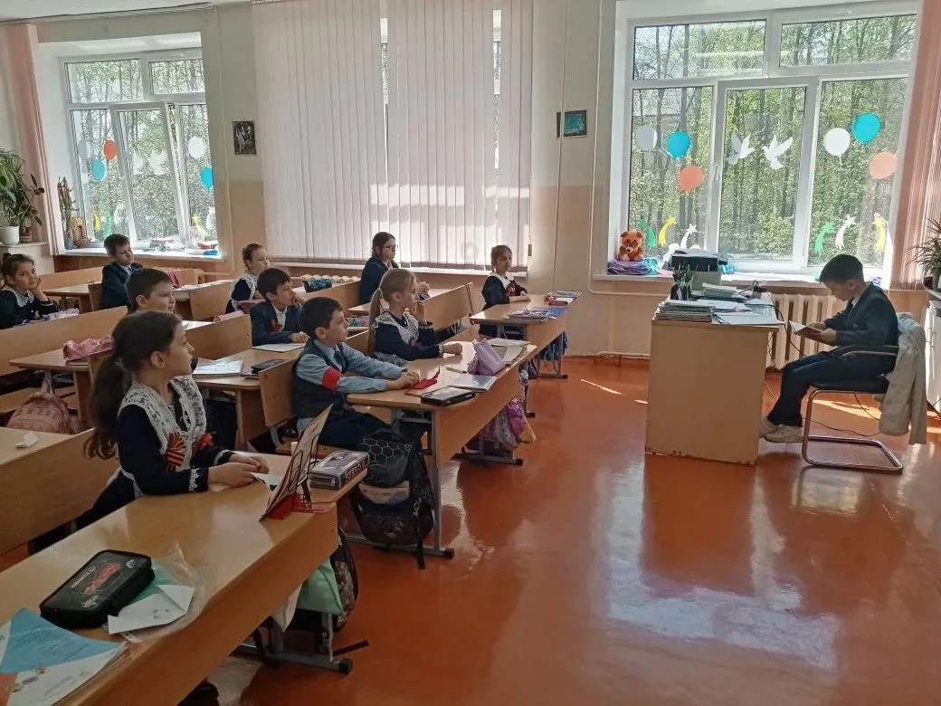📚🕊️ Читаем детям о Великой Отечественной войне Учащиеся 2Г класса присоединились к акции «Читаем дет