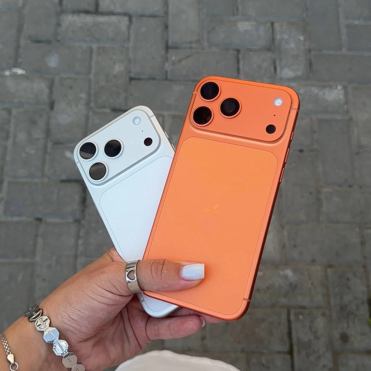 И кстати, если вы ждали презентацию в надежде, что после неё iPhone 17 резко подешевеет...