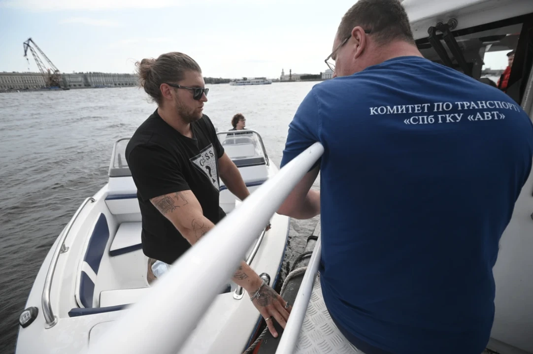 Более 270 нарушений на водных объектах пресечено с начала навигации в Петербурге