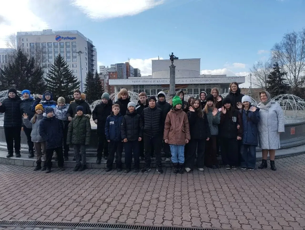 Сегодня, 24 марта, учащиеся 6*В" Класса совместно с классным руководителем Аливановой Анной Сергеевн