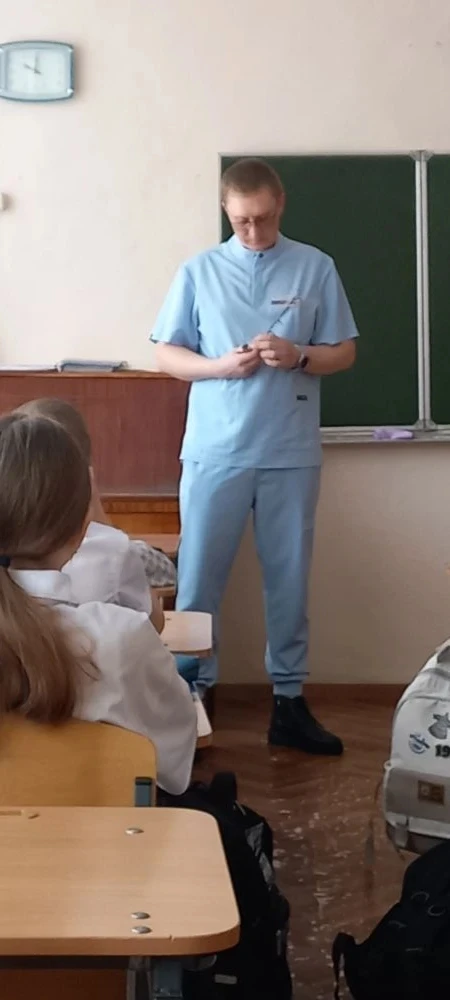В  рамках Дня открытых дверей МБОУ "СОШ № 15" в 5Б классе состоялся профориентационный "Родительский