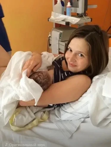Подруга родила девочку. Счастливая такая! Лишь на третий день, она увидела мужа. То, чт...