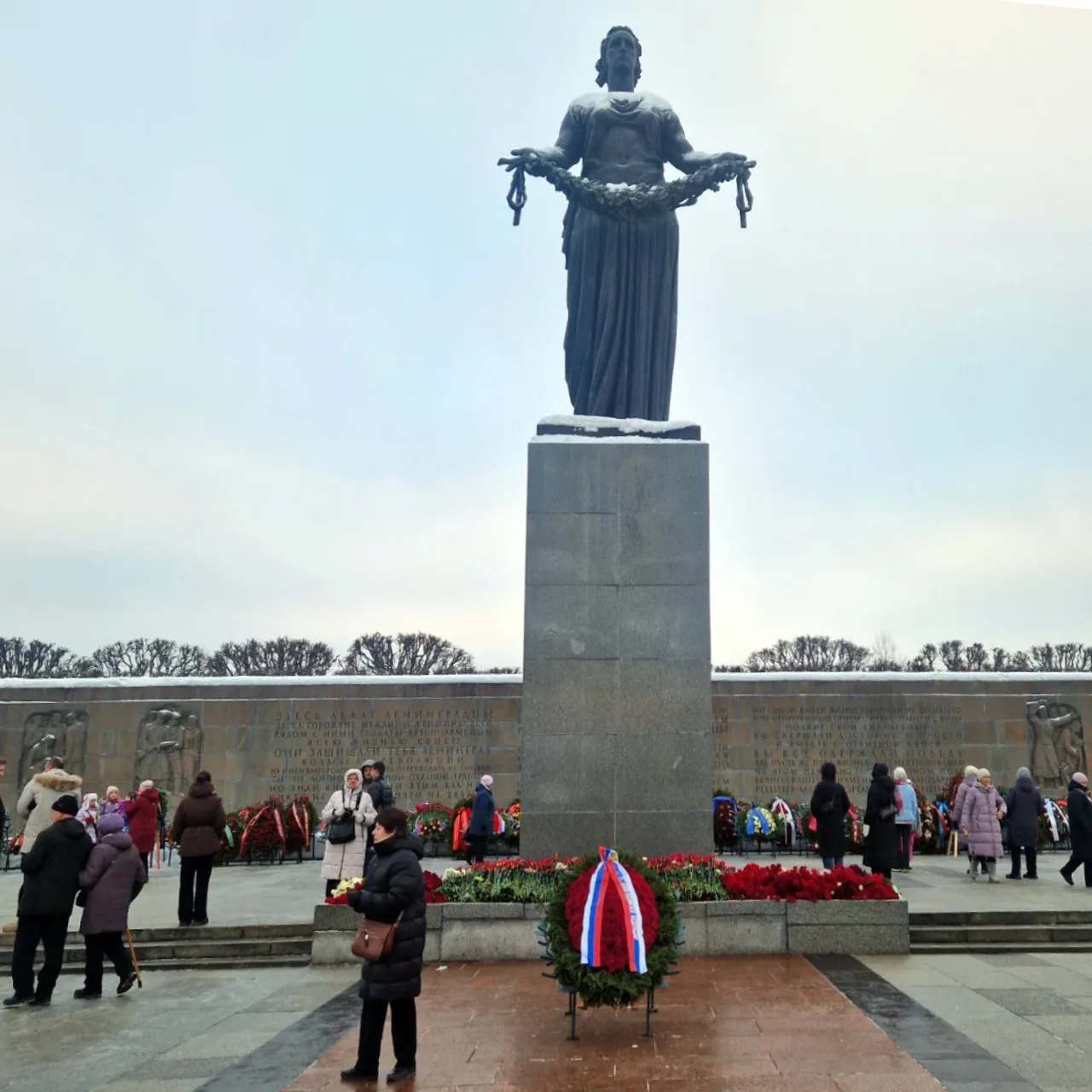 27 января — День полного освобождения Ленинграда от фашистской блокады. 872 дня мужества и героизма.