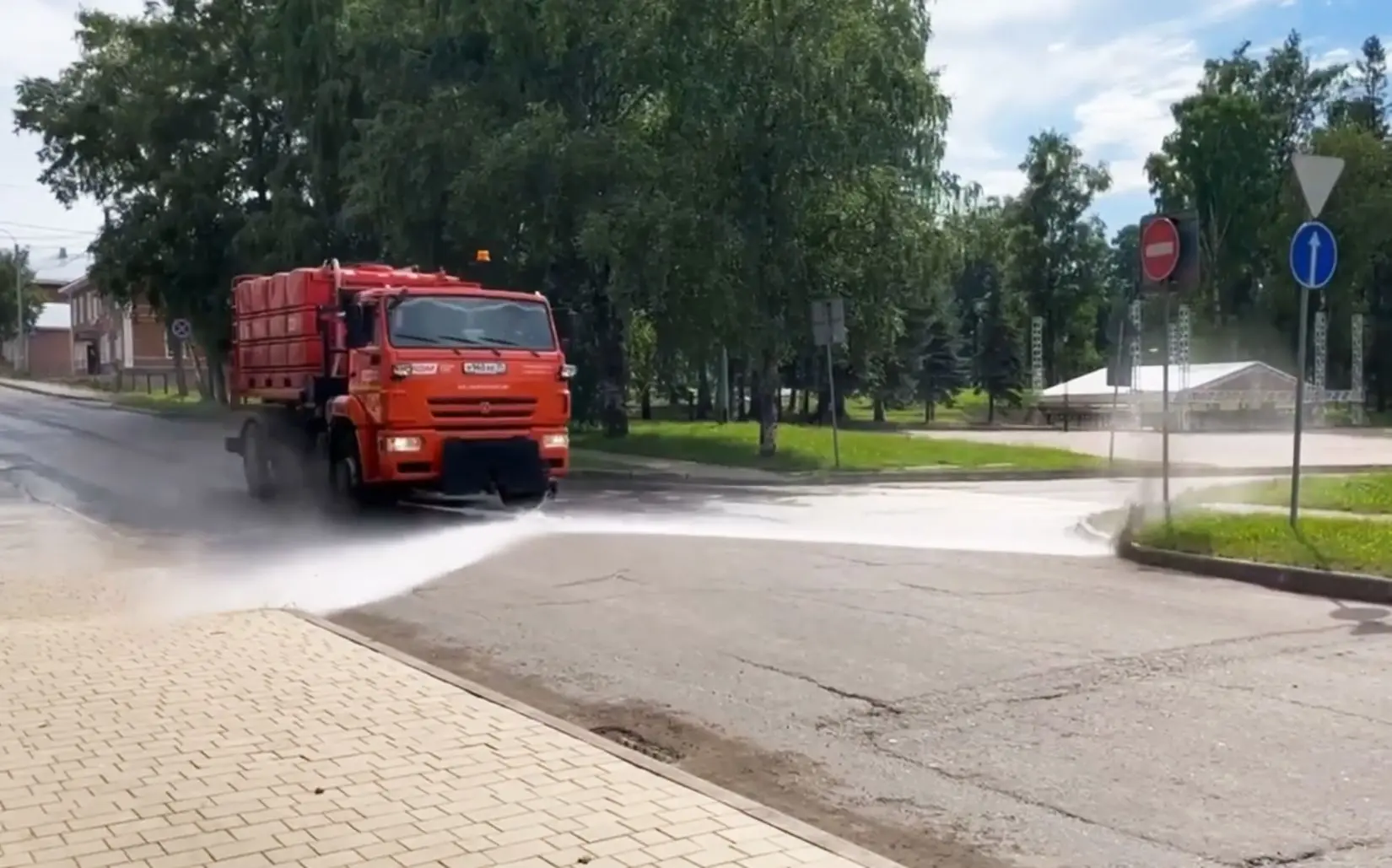 Череповец отмыл Белозерск. Пылесосом и шампунем.