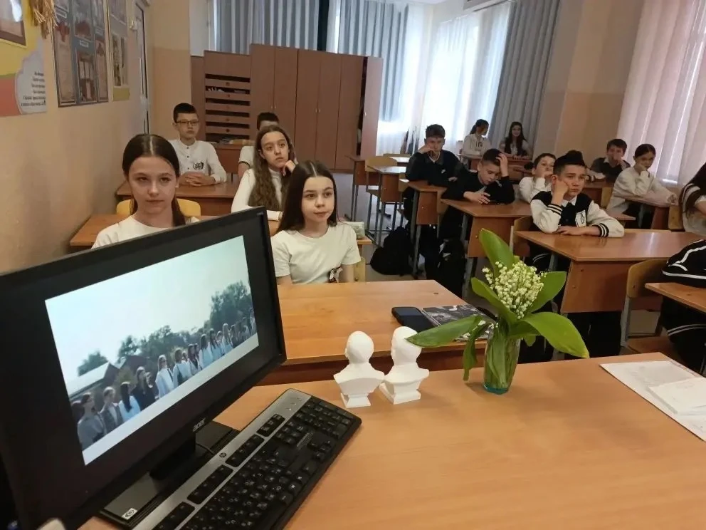 🎵 «Разговоры о важном»: Песни, которые помнит сердце  На этой неделе в нашей школе занятие цикла «Ра