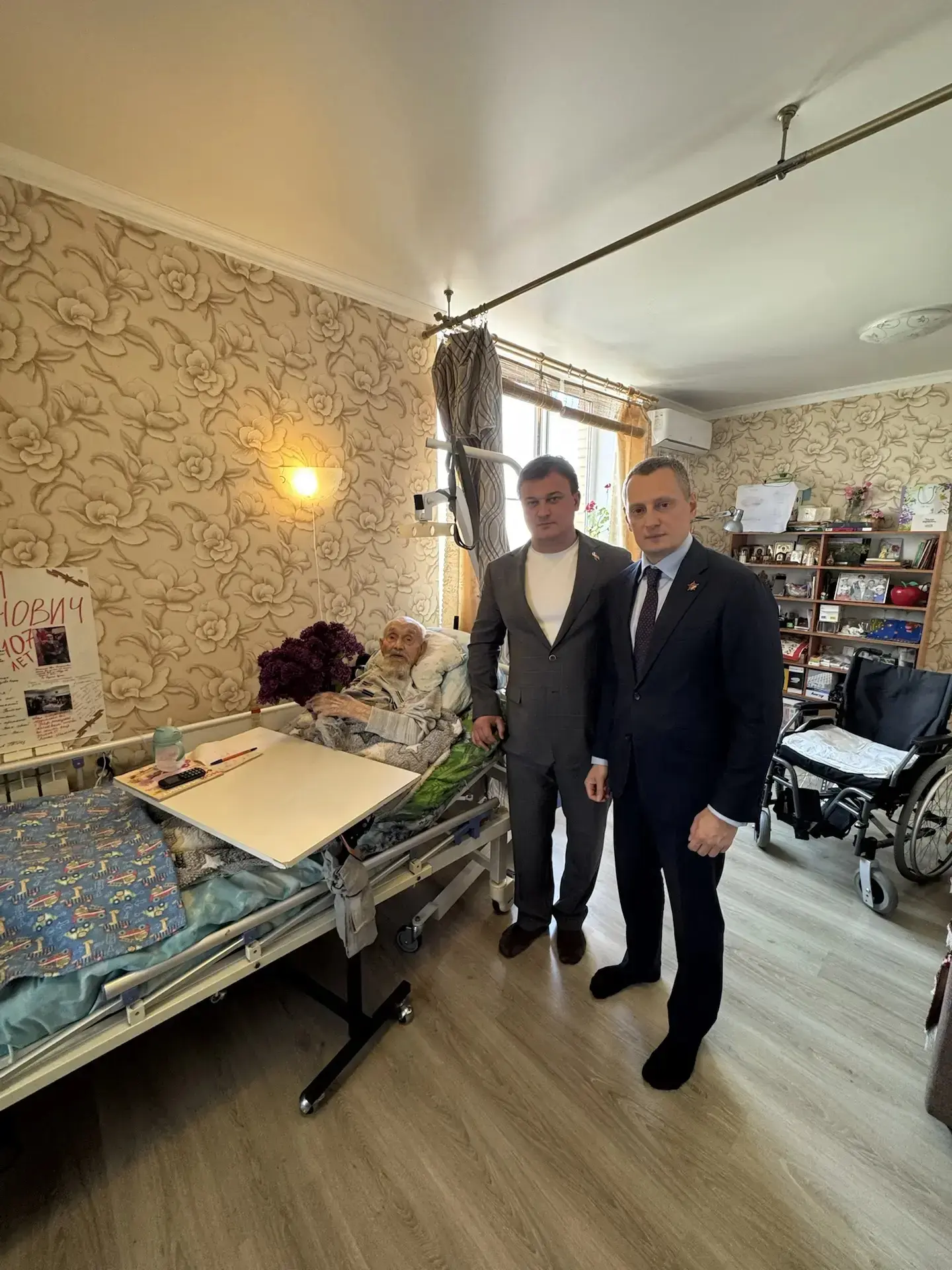 🎗️Председатель и депутаты Батайской городской Думы поздравили с Днем Победы ветеранов ...