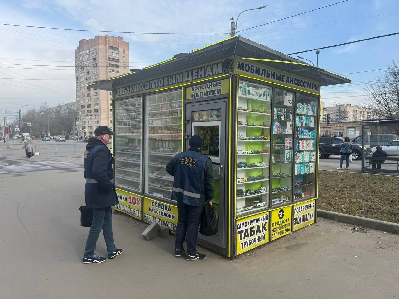 Незаконная торговля пресечена в Приморском и Фрунзенском районах  Сотрудниками Комитета проведены пл