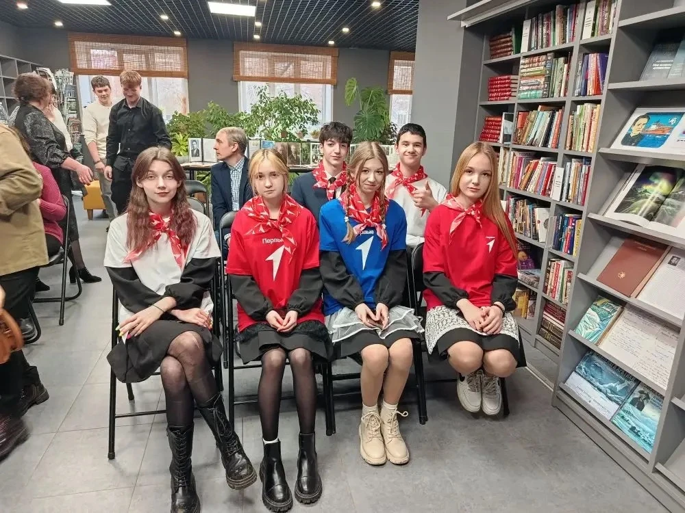 📚21 апреля учащиеся 10А класса 1 корпуса  побывали в модельной специализированной библиотеке № 7 им.