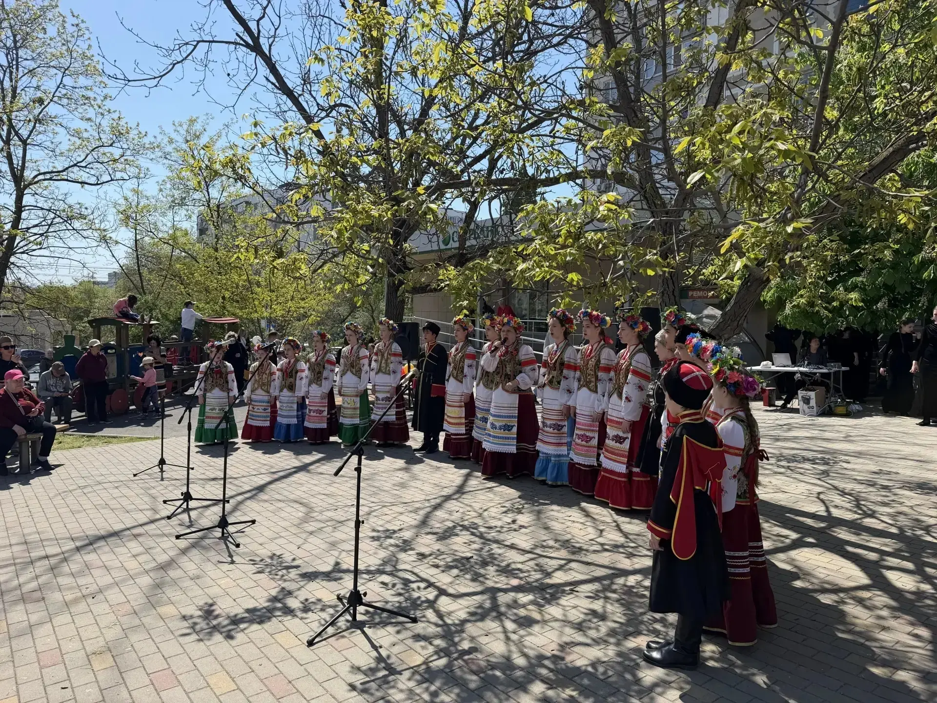 09.05.2026 г. в Южном районе, в честь Дня Победы состоялся концерт «Солдатский привал» ...