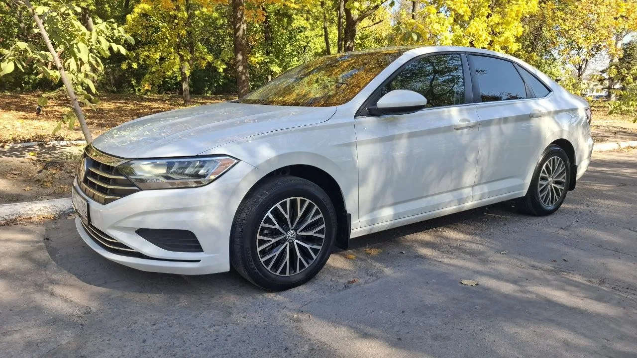 VOLKSWAGEN Джета 2021г. Комплектация SE. Пробег 88т. Климат контроль. Адаптивный круиз....