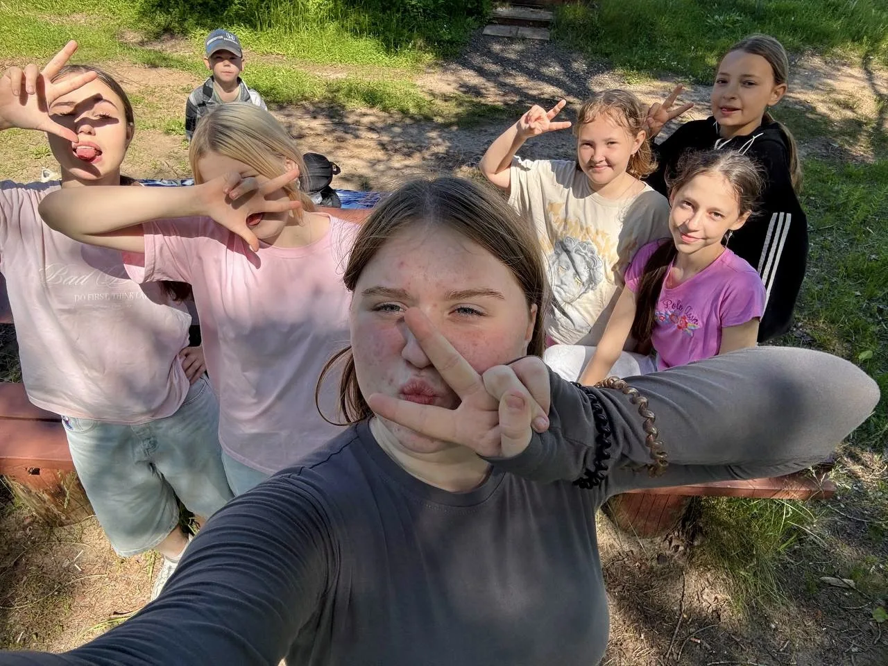 Лето - время для любимого досуга в кругу друзей!☀️

Чем заняться на каникулах? 

🧺 Наши ребята реши